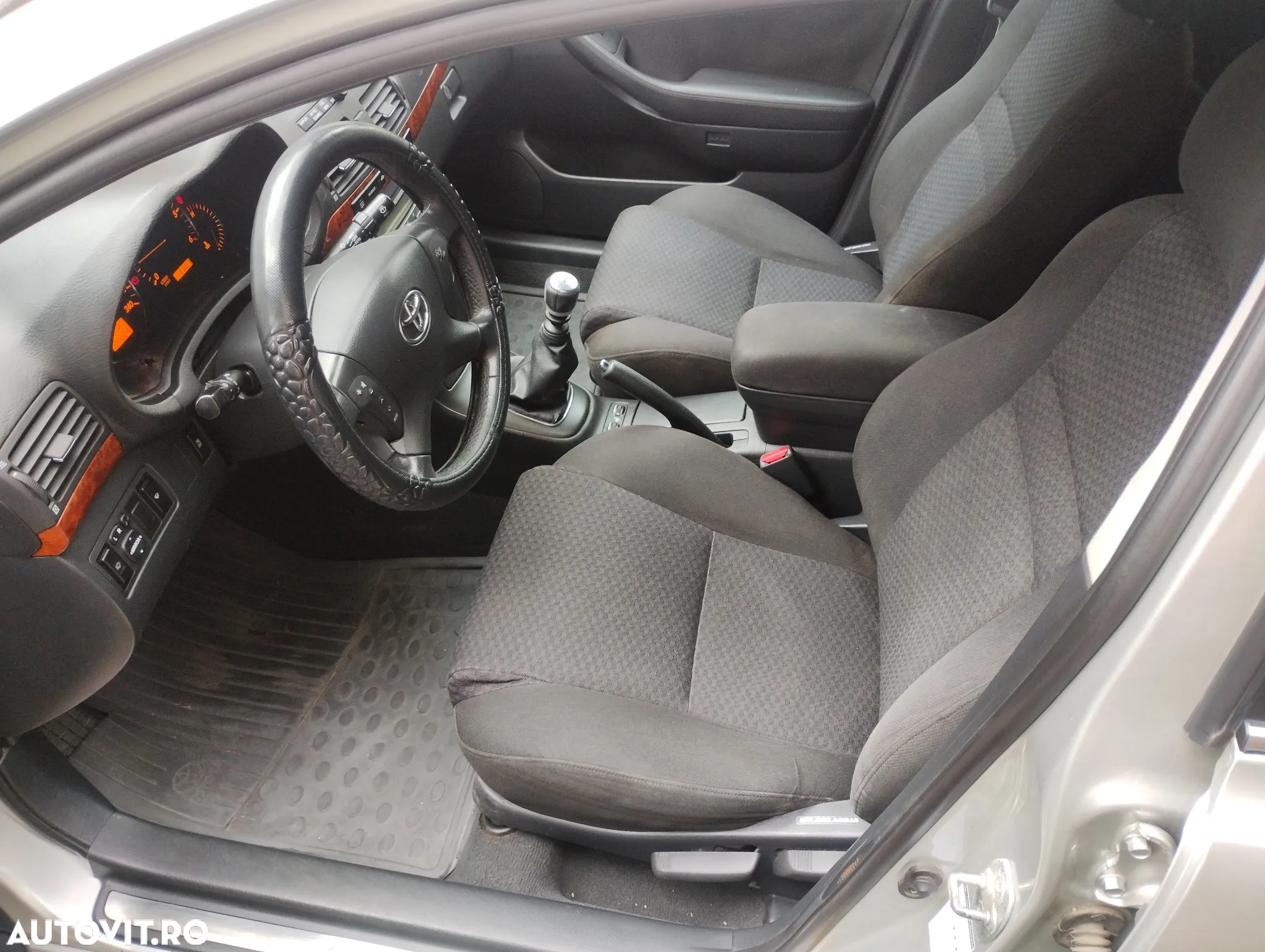 Toyota Avensis 2.2 D4D Sedan Sol Plus - 6