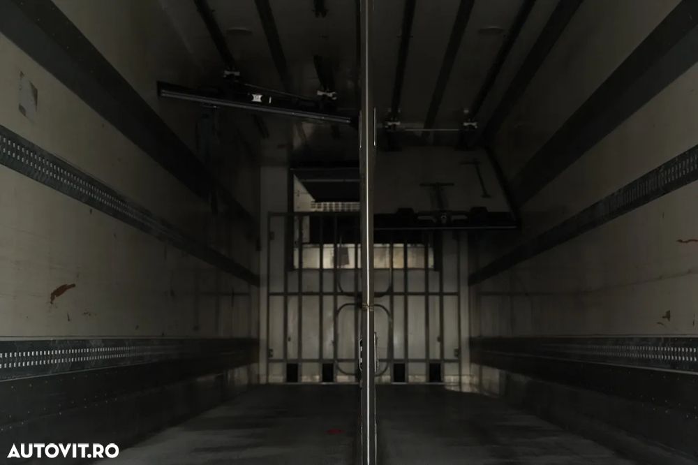 Chereau / REFRIGERAT / TRANSPORT VECTOR 1950 MT / MULTIMEMBRE / AXĂ RIDICATĂ / RIDICARE 2.500 KG / OBLOANĂ - 20