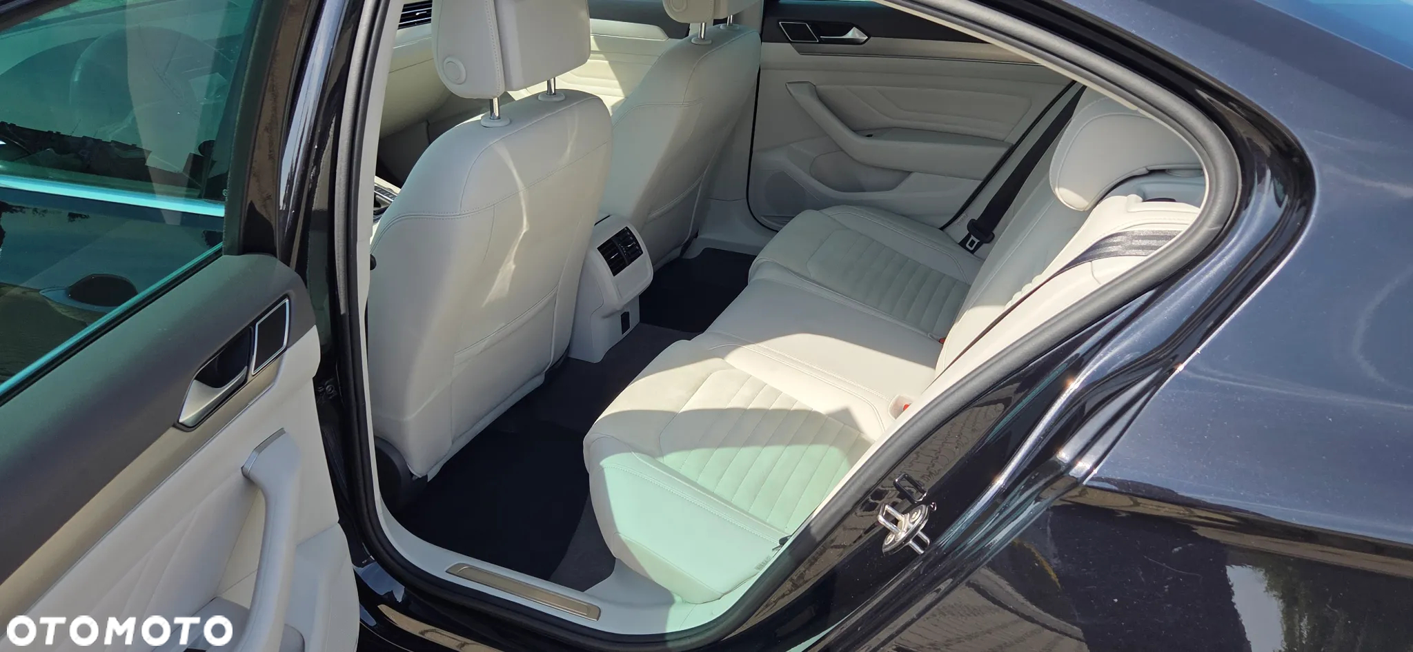 Volkswagen Passat 2.0 TSI Elegance DSG - 9