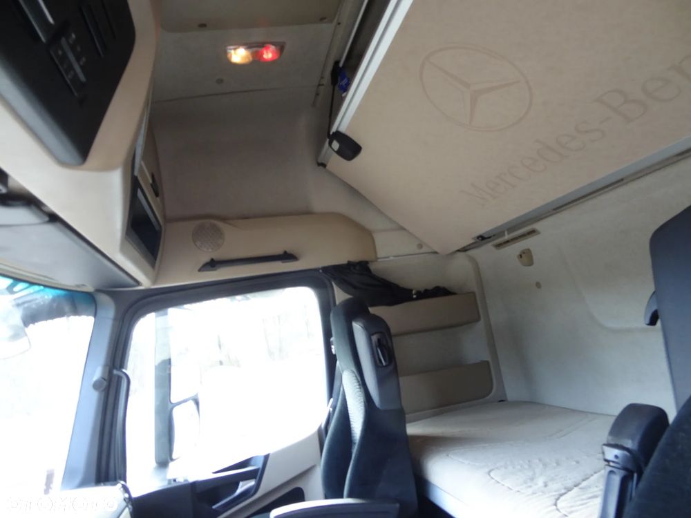 Mercedes-Benz ACTROS - 12