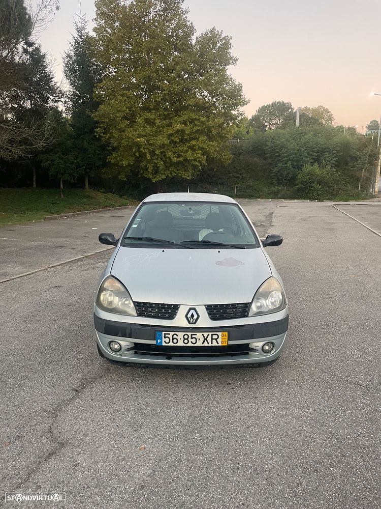 Renault Clio - 1