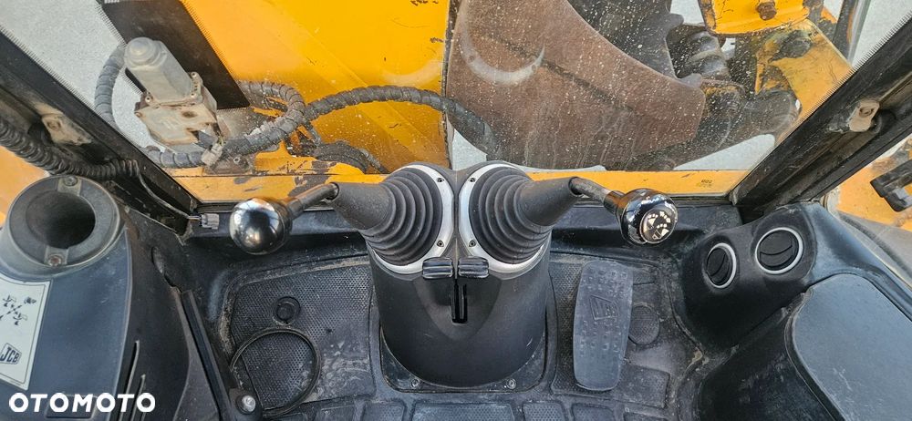 JCB 3CX - 9
