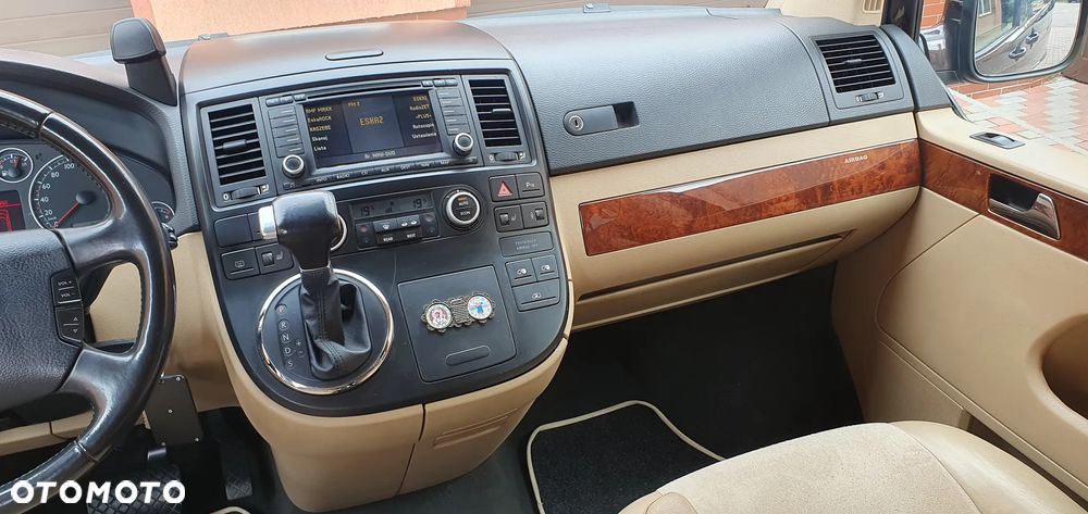 Volkswagen Multivan - 17