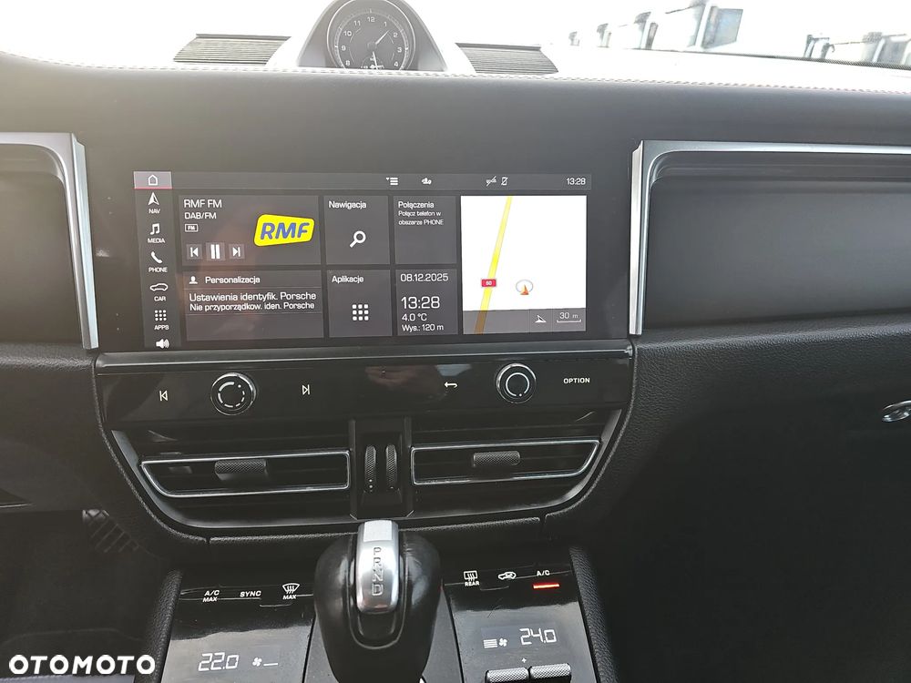 Porsche Macan T - 14