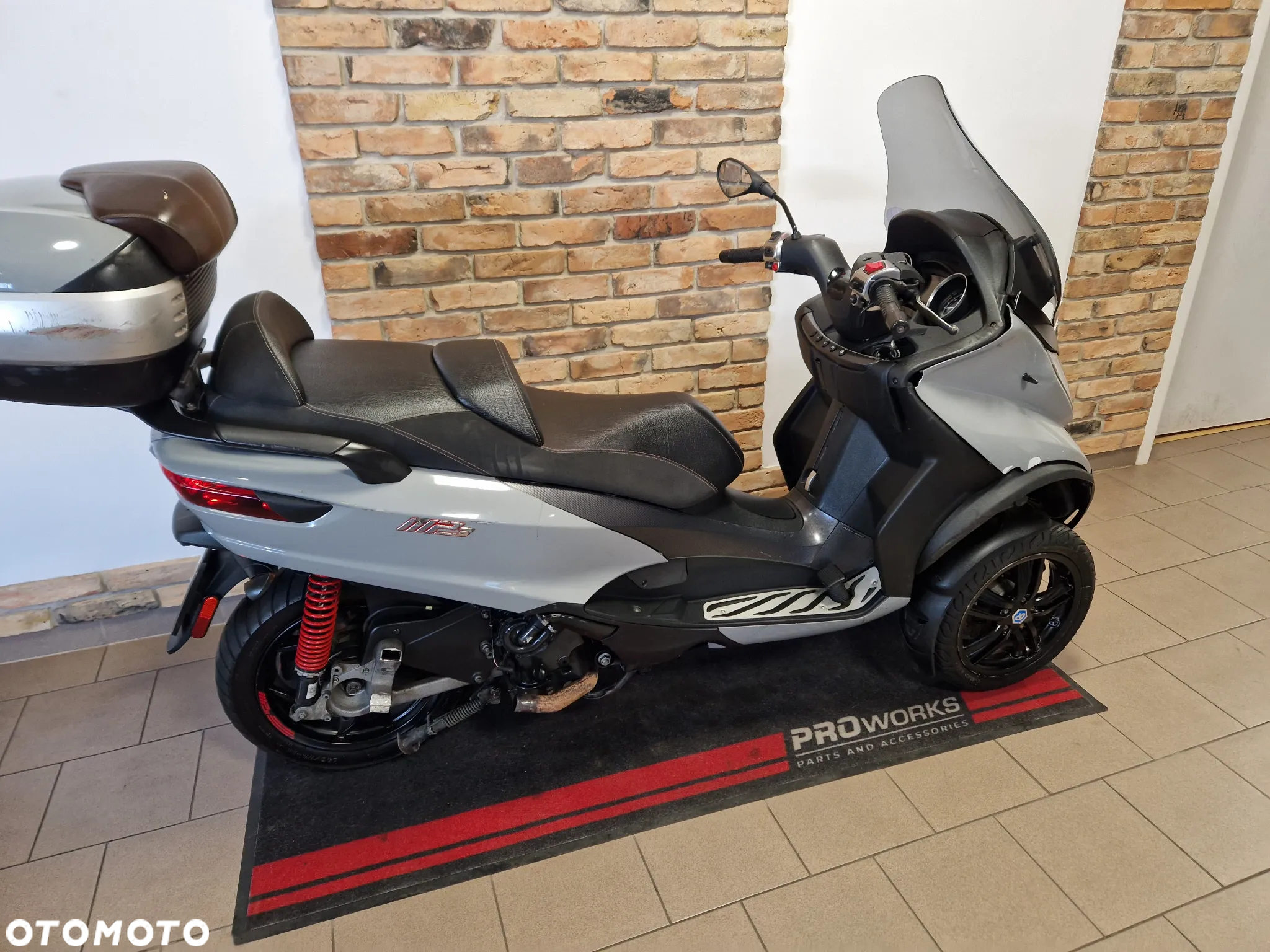 Piaggio MP-3 - 3