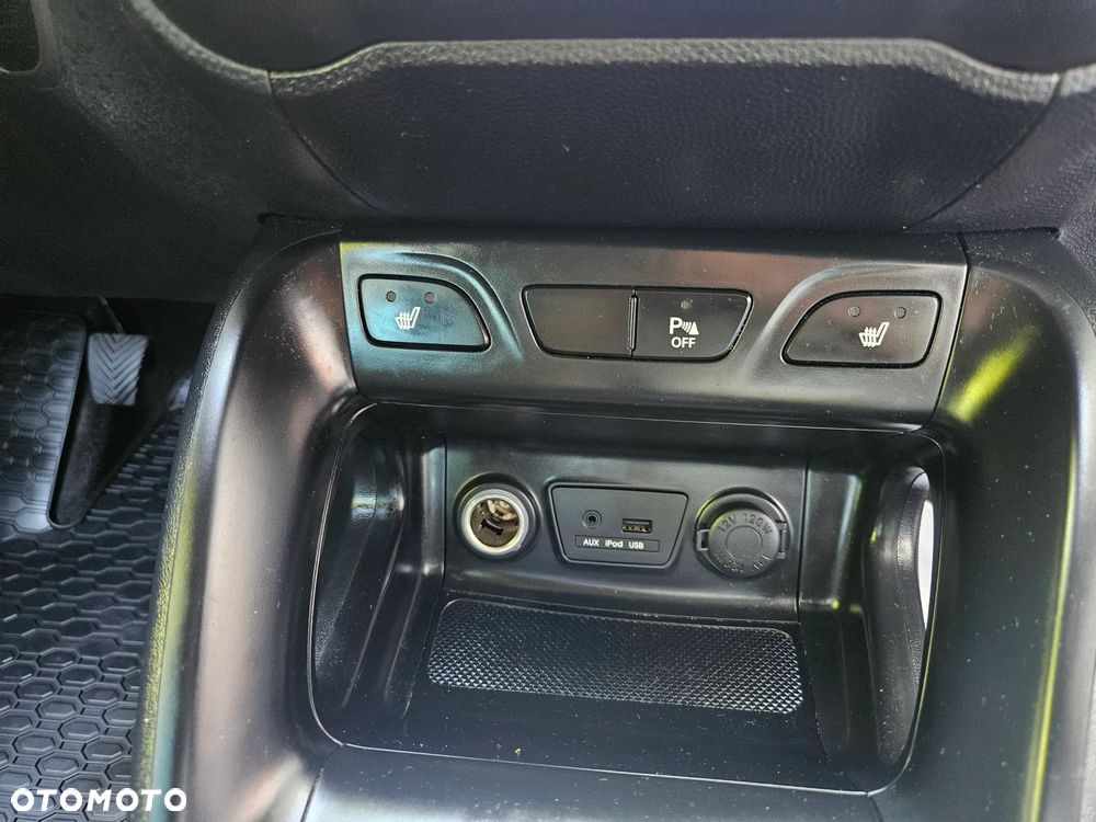 Hyundai ix35 1.6 2WD blue Trend - 16