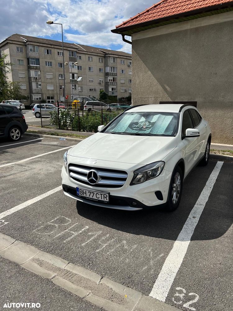 Mercedes-Benz GLA 200 d - 2