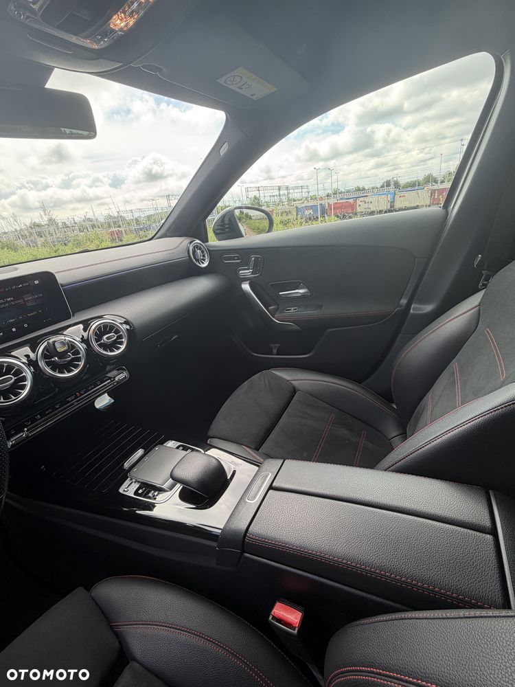 Mercedes-Benz Klasa A 180 d AMG Line 7G-DCT - 12