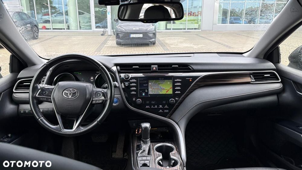 Toyota Camry - 7