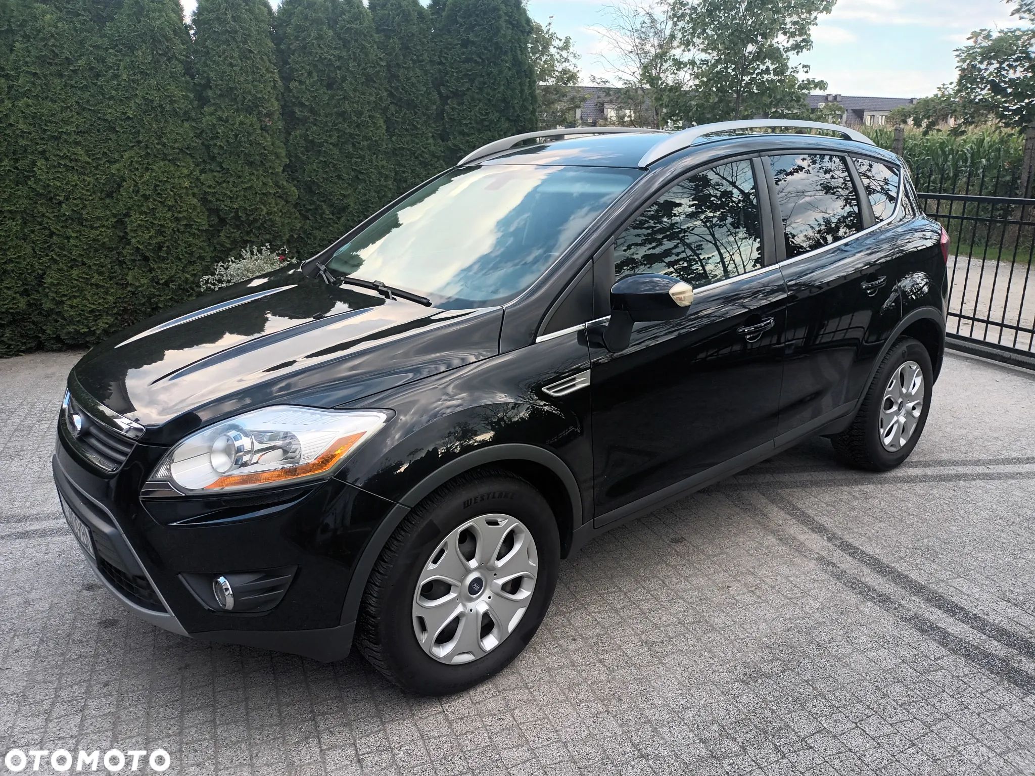 Ford Kuga - 1