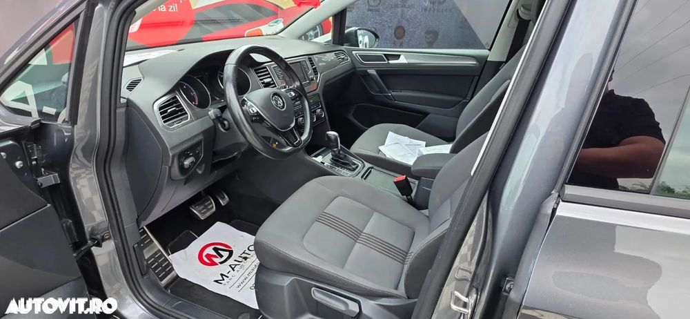 Volkswagen Golf - 10