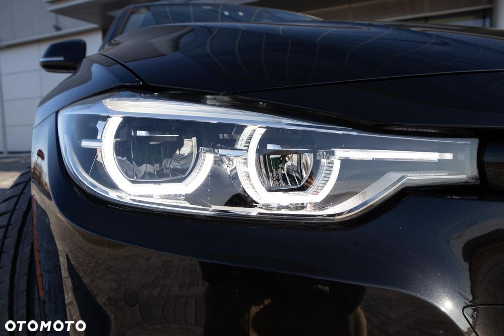 BMW Seria 3 330i xDrive M Sport - 21