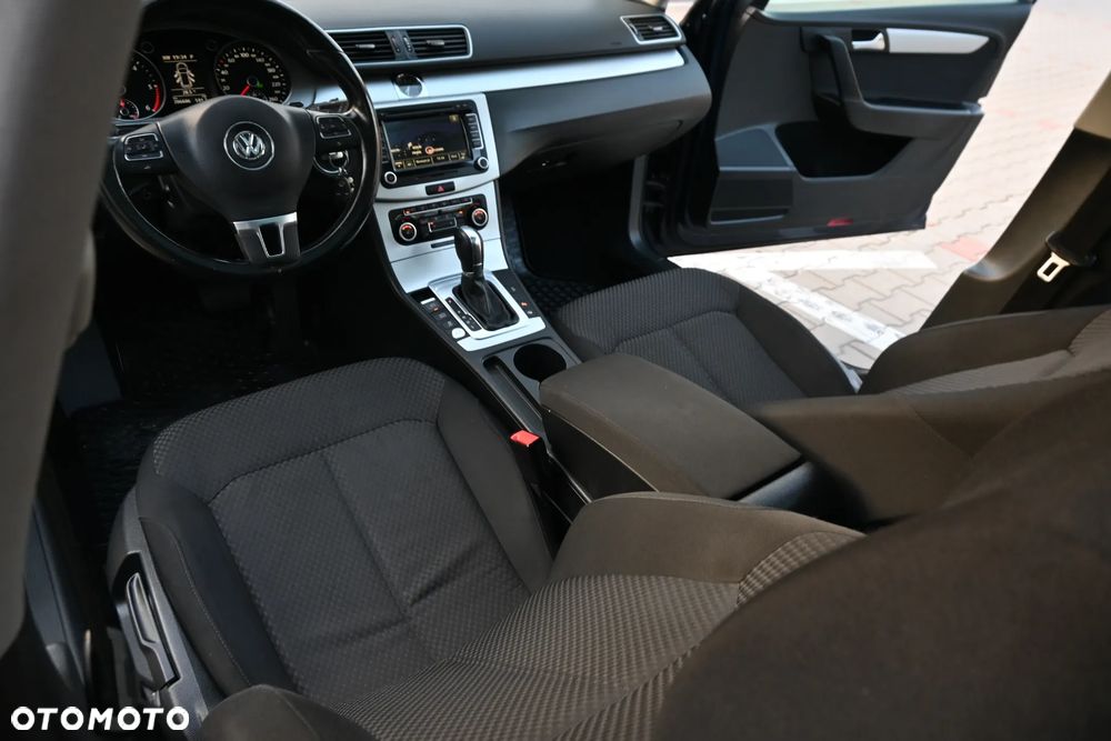 Volkswagen Passat 2.0 TDI DSG Highline - 31