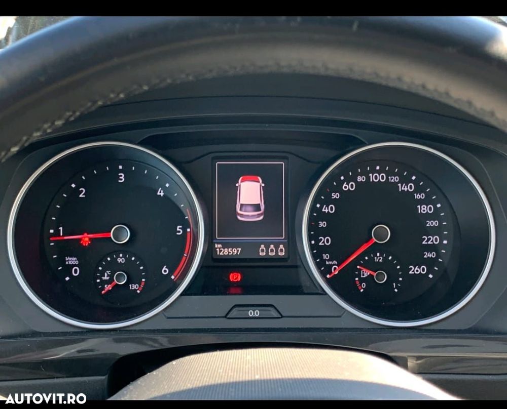 Volkswagen Tiguan - 11