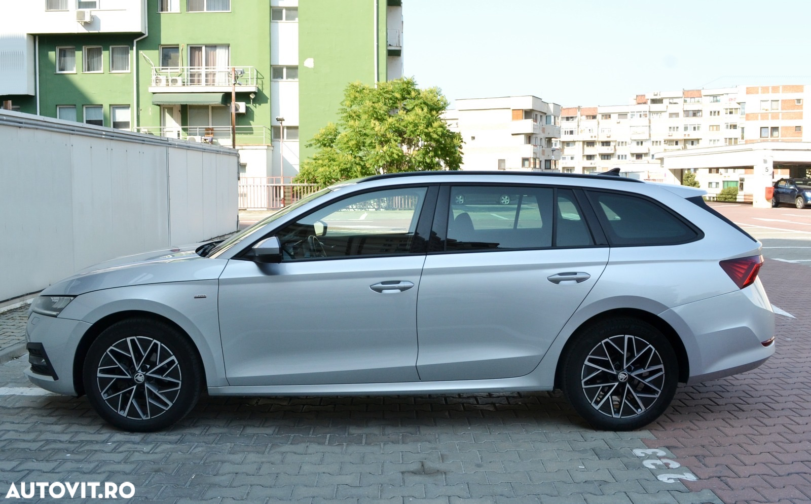Skoda Octavia Combi 2.0 TDI DSG Clever - 22