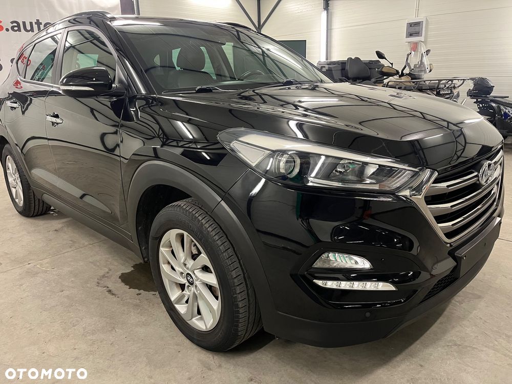 Hyundai Tucson blue 1.7 CRDi 2WD Intro Edition - 32