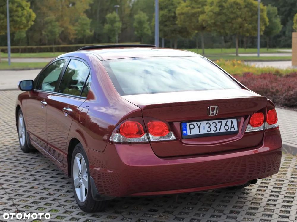 Honda Civic 1.8 Executive - 3