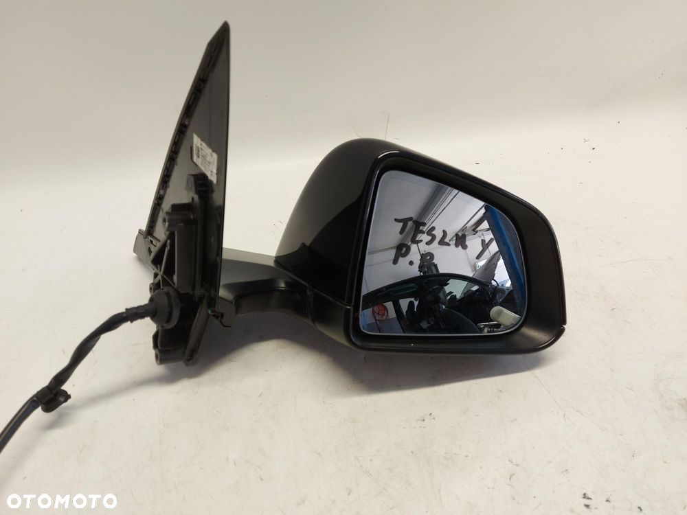 TESLA MODEL Y 2022r LUSTERKO PRAWE 13PIN RHD - 2