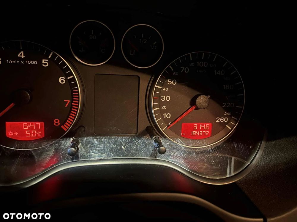 Audi A3 3-drzwiowe 1.6 Attraction - 20