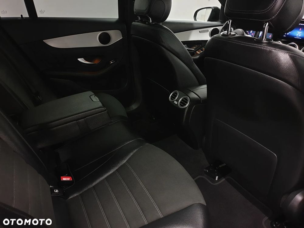 Mercedes-Benz GLC 300 de 4Matic 9G-TRONIC AMG Line Plus - 28