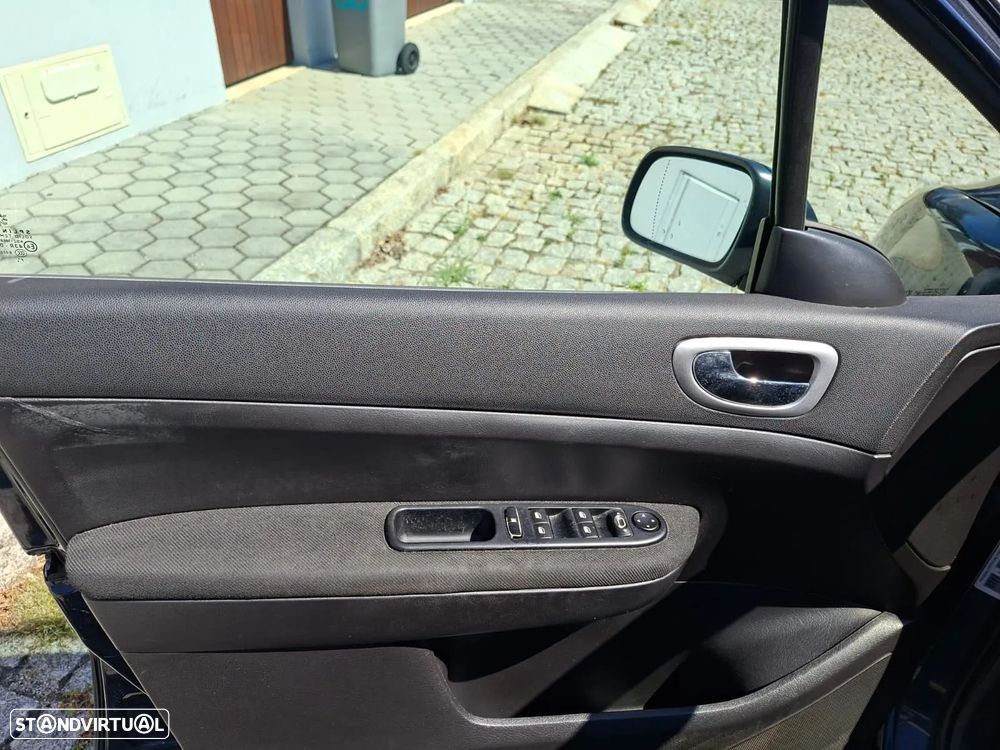 Peugeot 307 SW 1.6 HDi FAP SE Navteq - 14