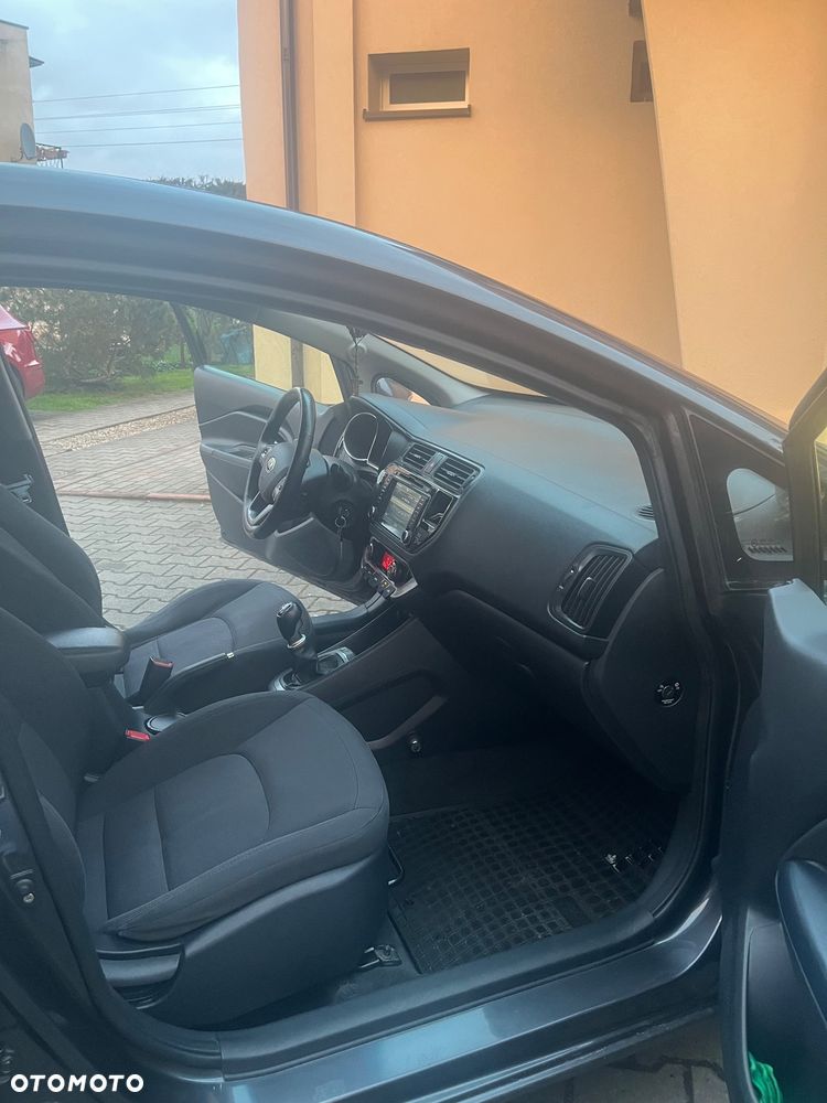 Kia Rio 1.4 L - 7