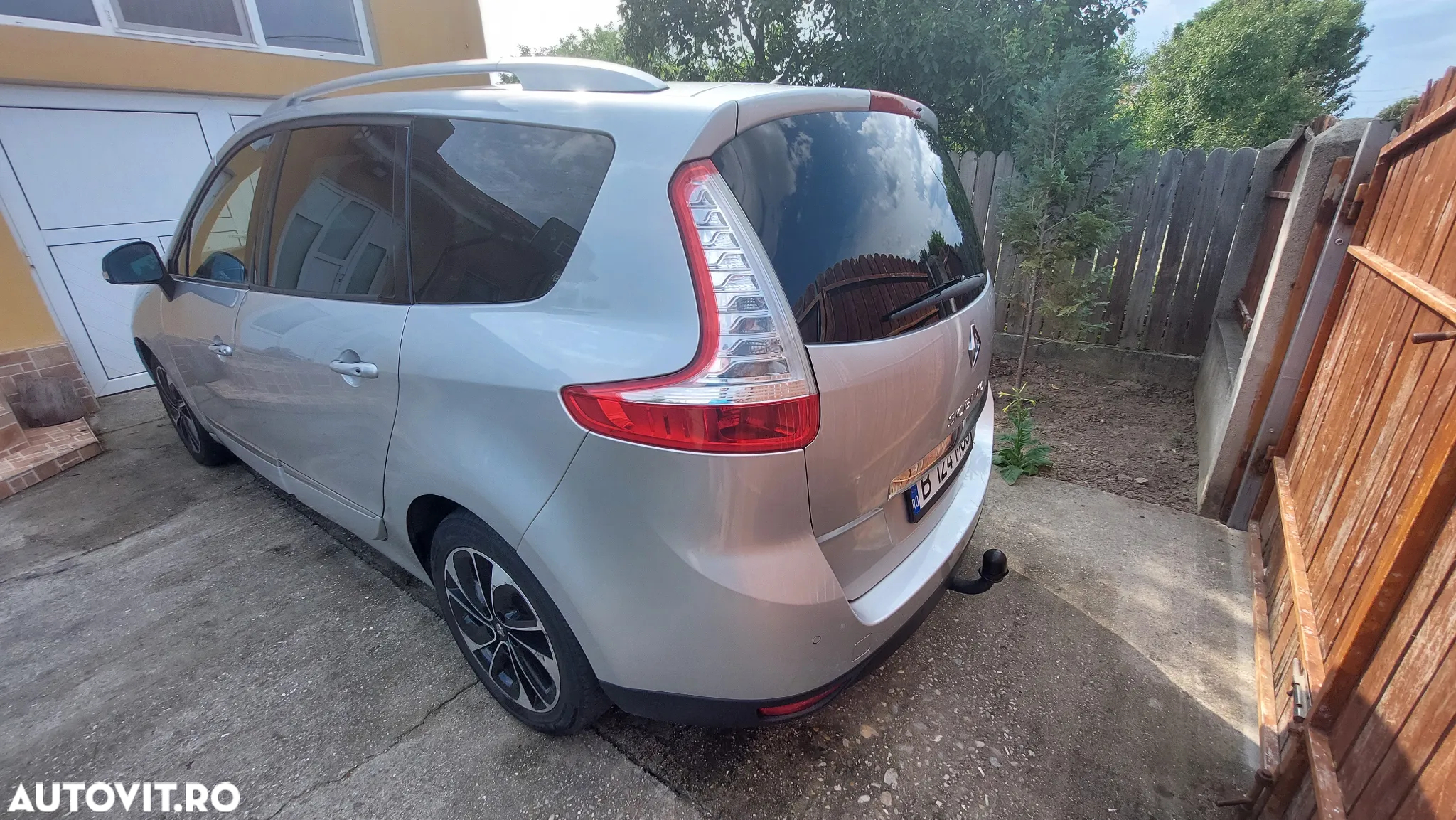 Renault Grand Scenic dCi 130 FAP Start & Stop Bose Edition - 2