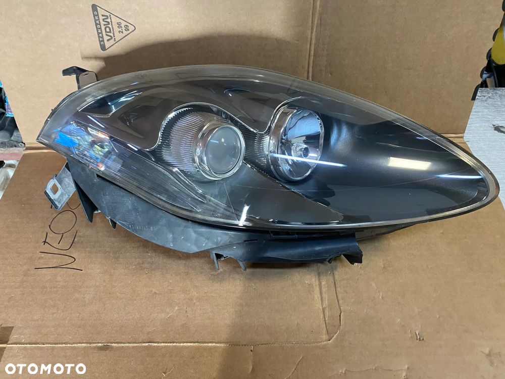 lampa bravo II lift prawa eu cała - 1