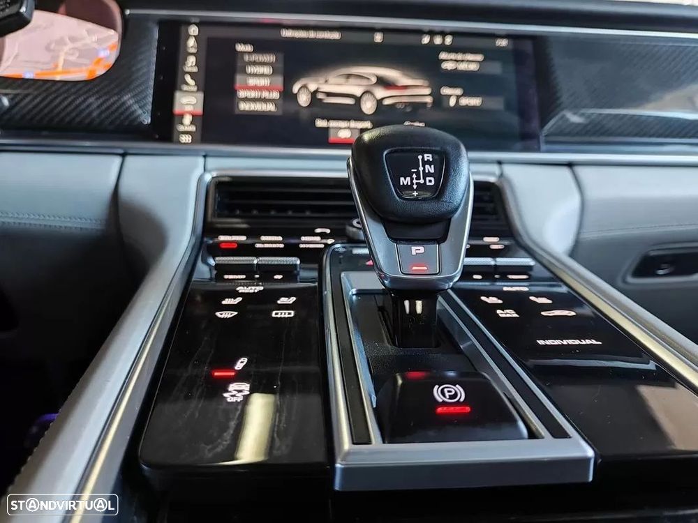 Porsche Panamera 4 E-Hybrid Platinum Edition - 46