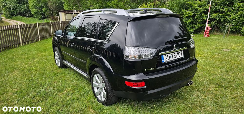 Mitsubishi Outlander 2.0 Intense NAVI 2WD EU5 CVT - 14
