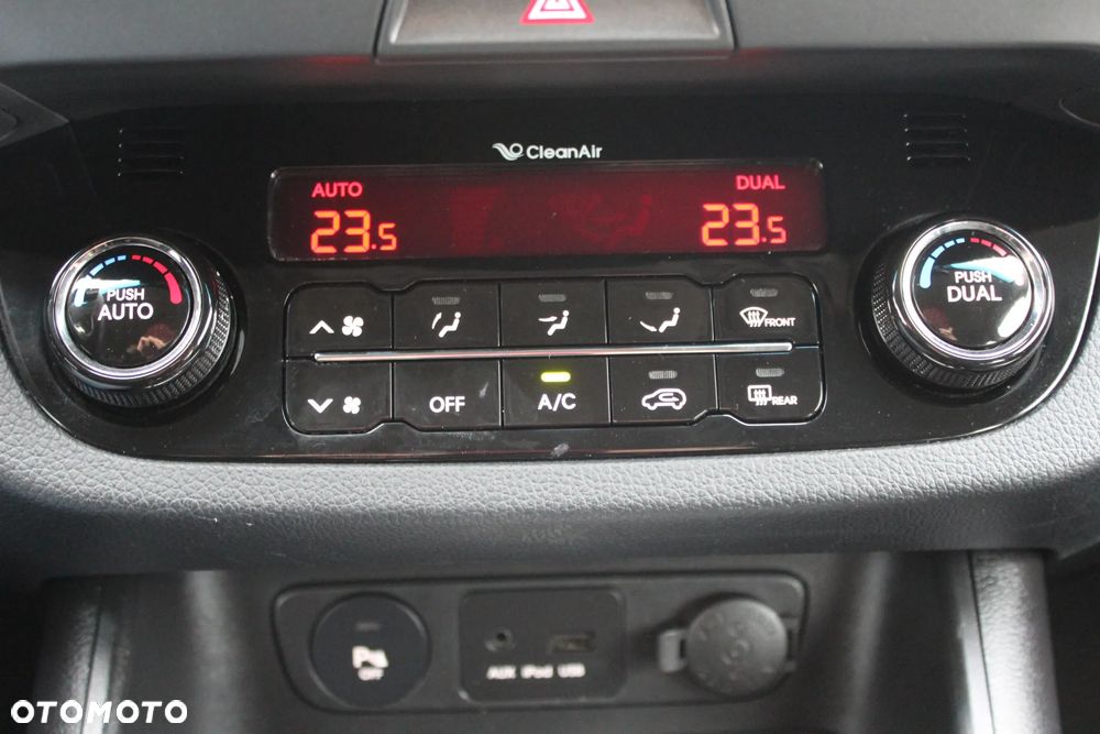 Kia Sportage 2.0 CVVT 2WD Automatik Spirit - 23