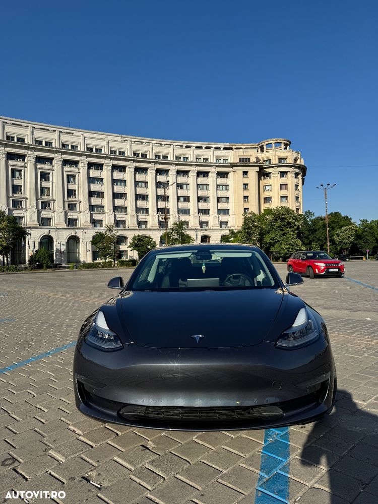 Tesla Model 3 Long Range - 1