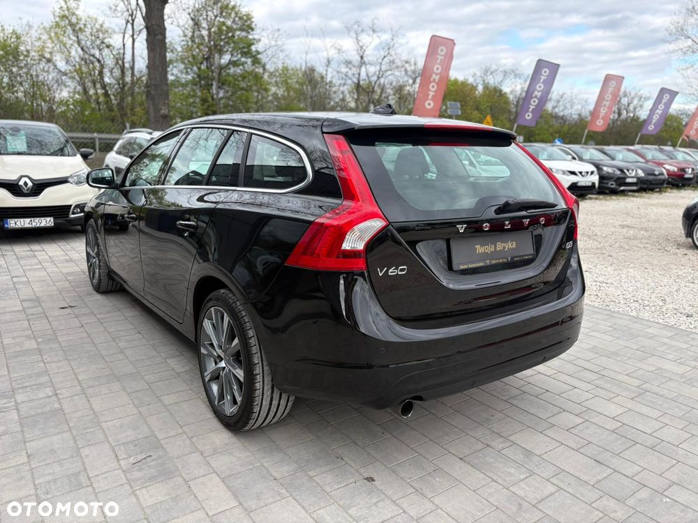 Volvo V60 D3 Drive-E R-Design Momentum - 4