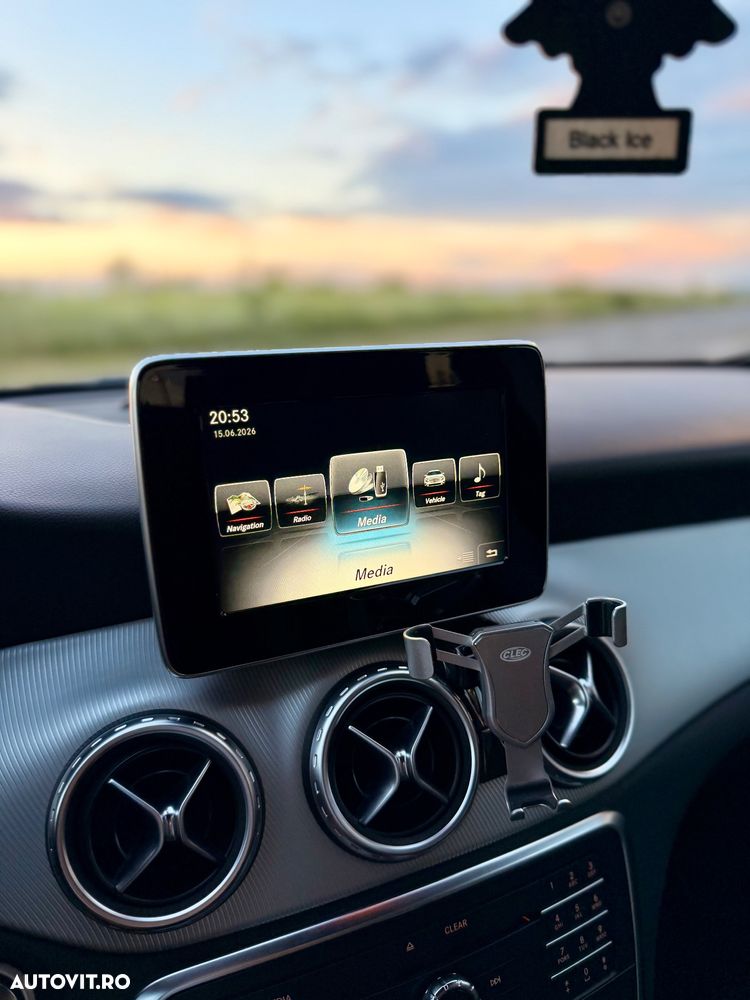 Mercedes-Benz GLA 220 d 7G-DCT - 14