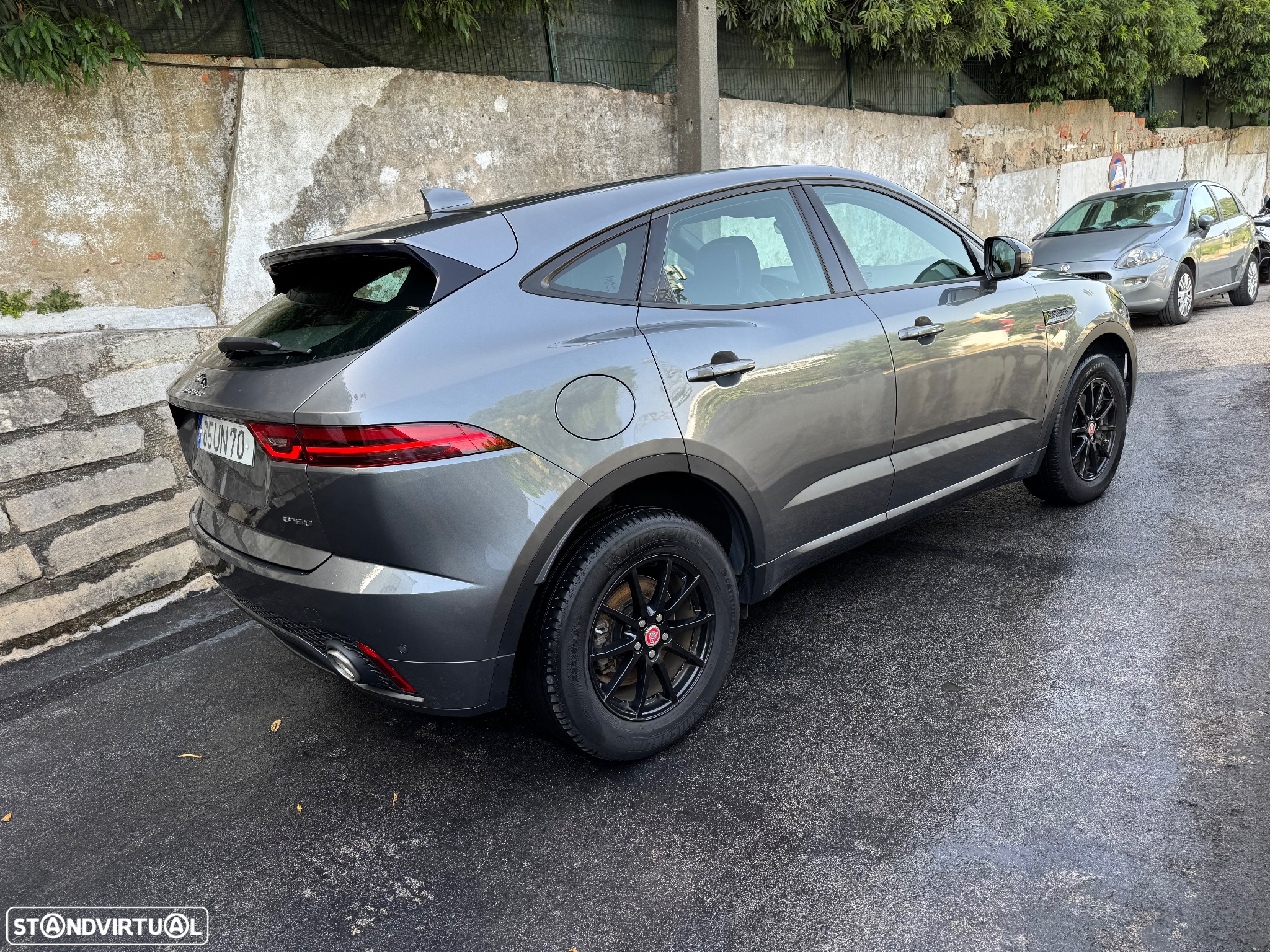 Jaguar E-Pace 2.0 i4D R-Dynamic S - 9