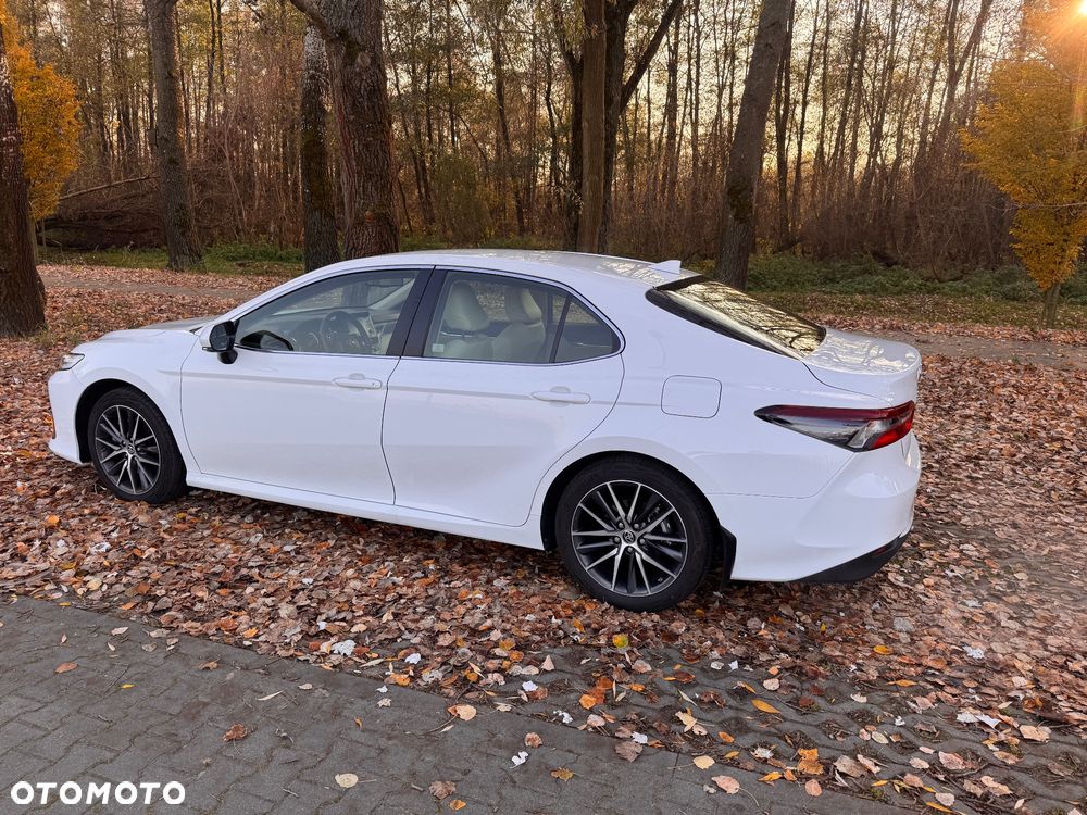 Toyota Camry - 2