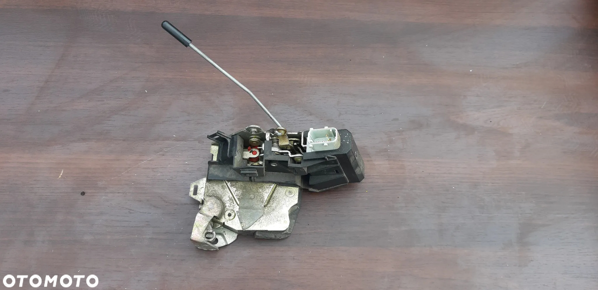 Zamek drzwi prawy przód BMW E39  8352165 - 3