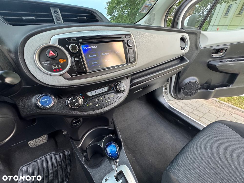 Toyota Yaris - 16