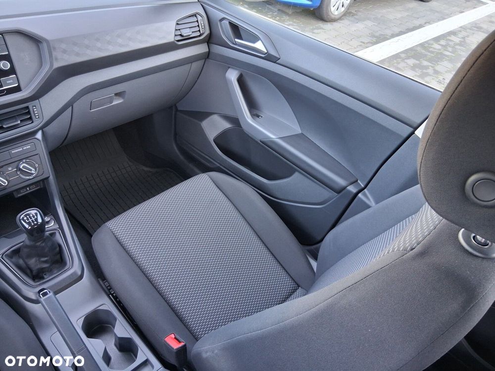 Volkswagen T-Cross - 12