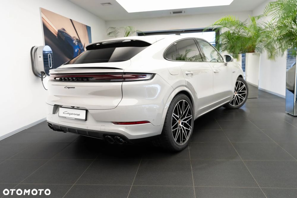 Porsche Cayenne E-Hybrid PHEV Black Edition - 38