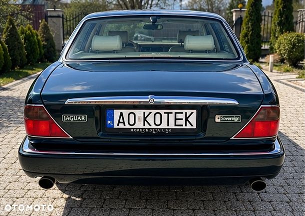 Jaguar XJ - 4