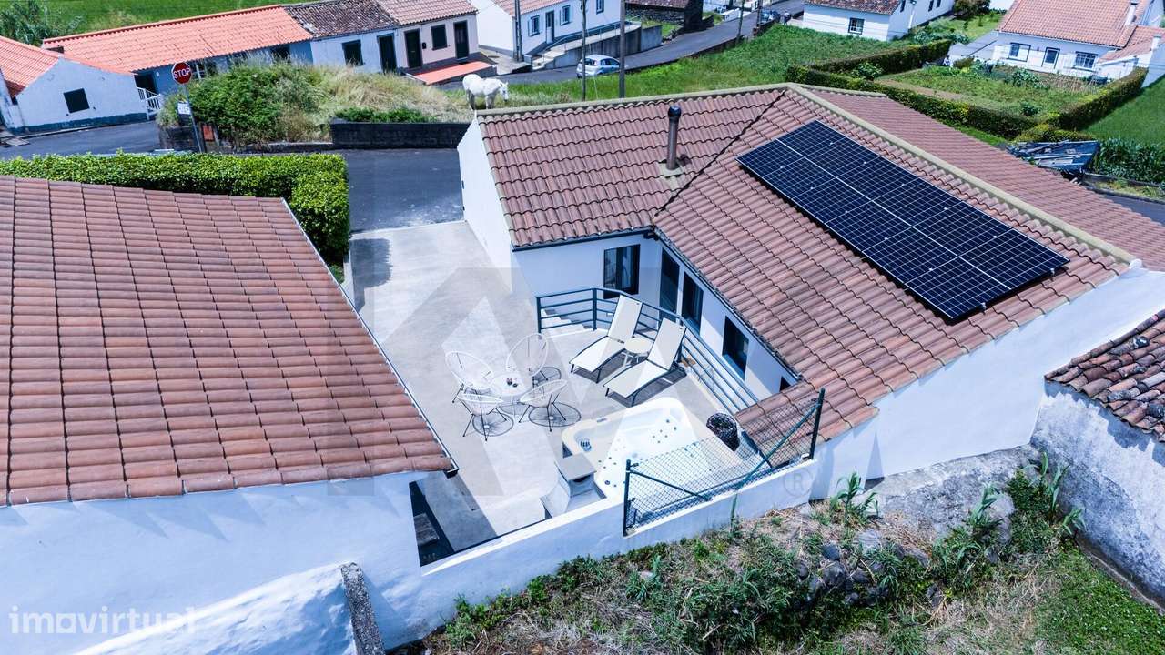 Entre o Mar e a Natureza – Moradia T4 Renovada com Anexo T0 e Jacuzzi - Grande imagem: 4/60