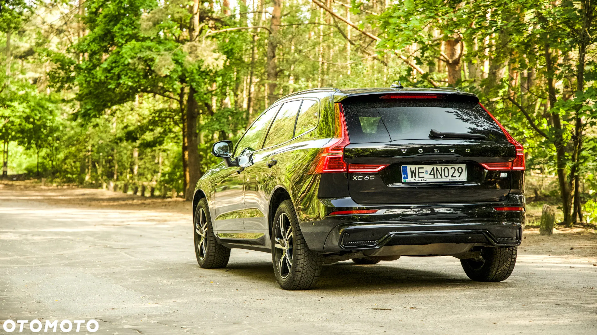 Volvo XC 60 T8 Plug-In Hybrid AWD R-Design - 8