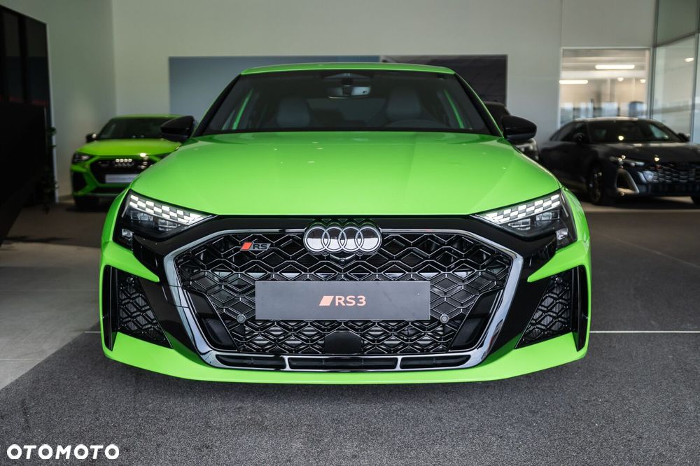 Audi RS3 Limousine - 3