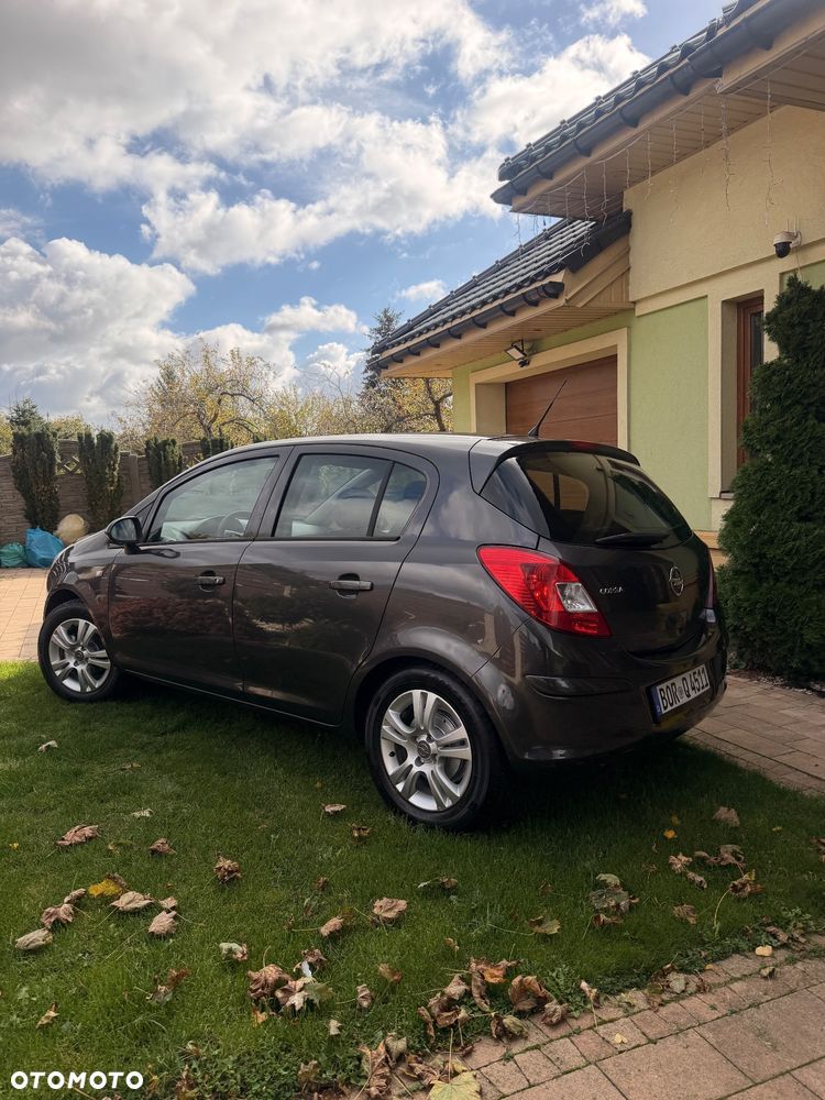 Opel Corsa 1.2 16V Cosmo - 17