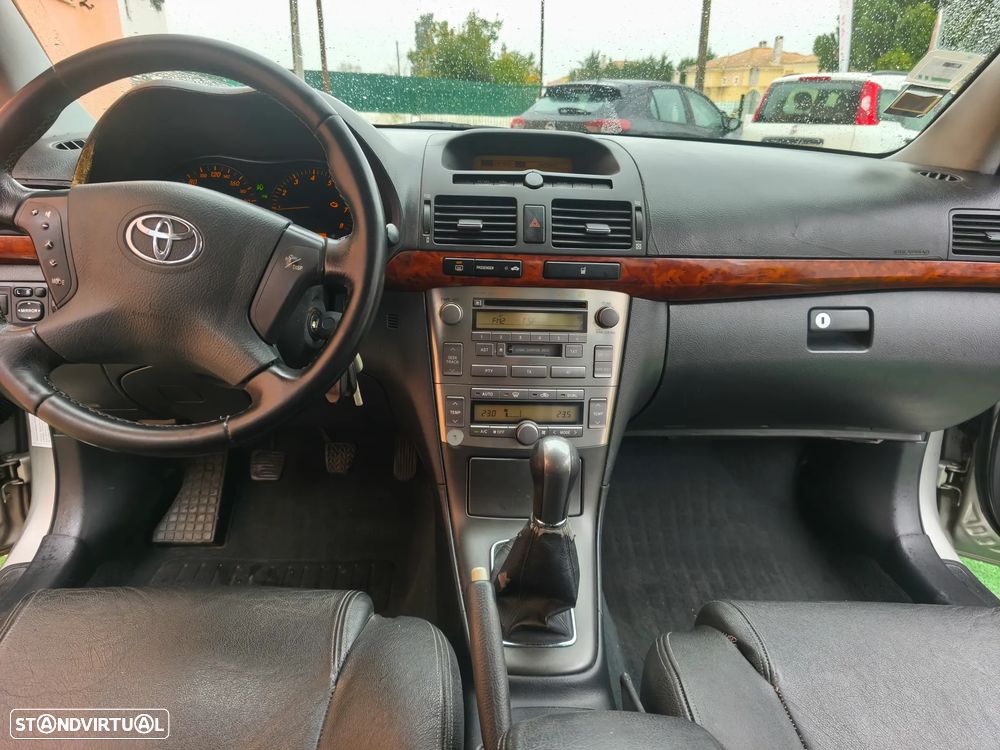 Toyota Avensis S/D 1.6 Executive - 10