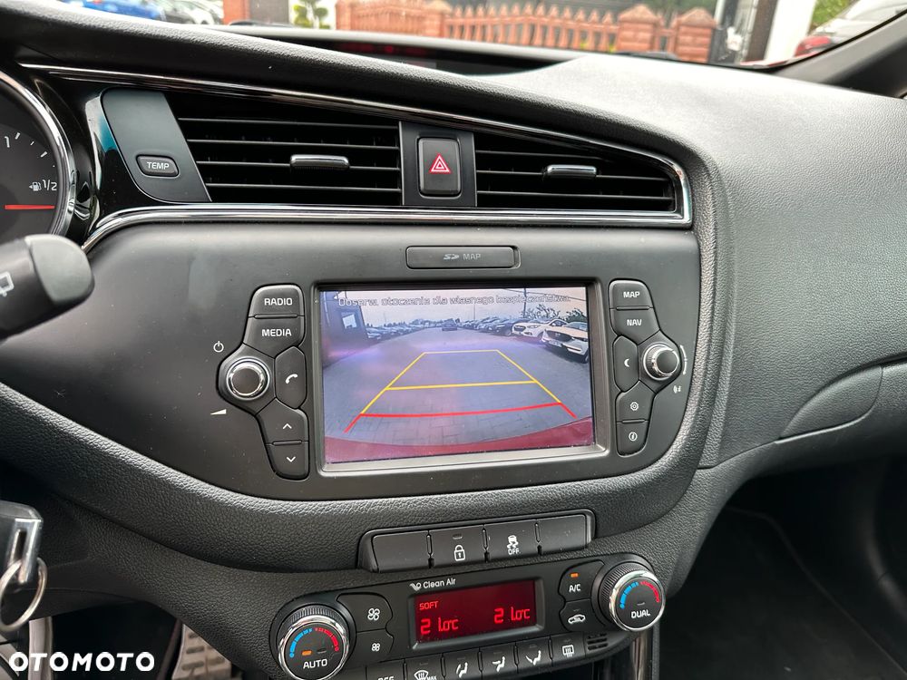 Kia Ceed - 13