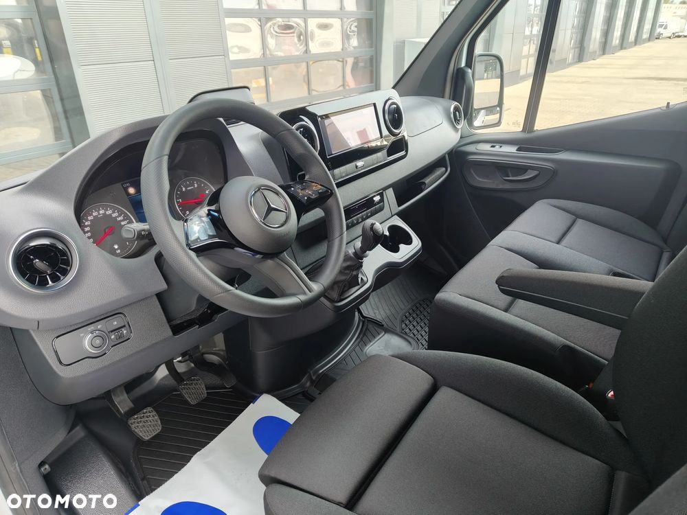 Mercedes-Benz Sprinter - 9