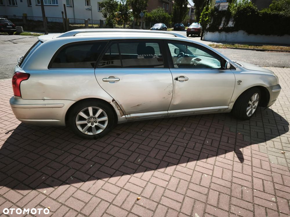 Toyota Avensis 2.0 D-4D Luna - 6