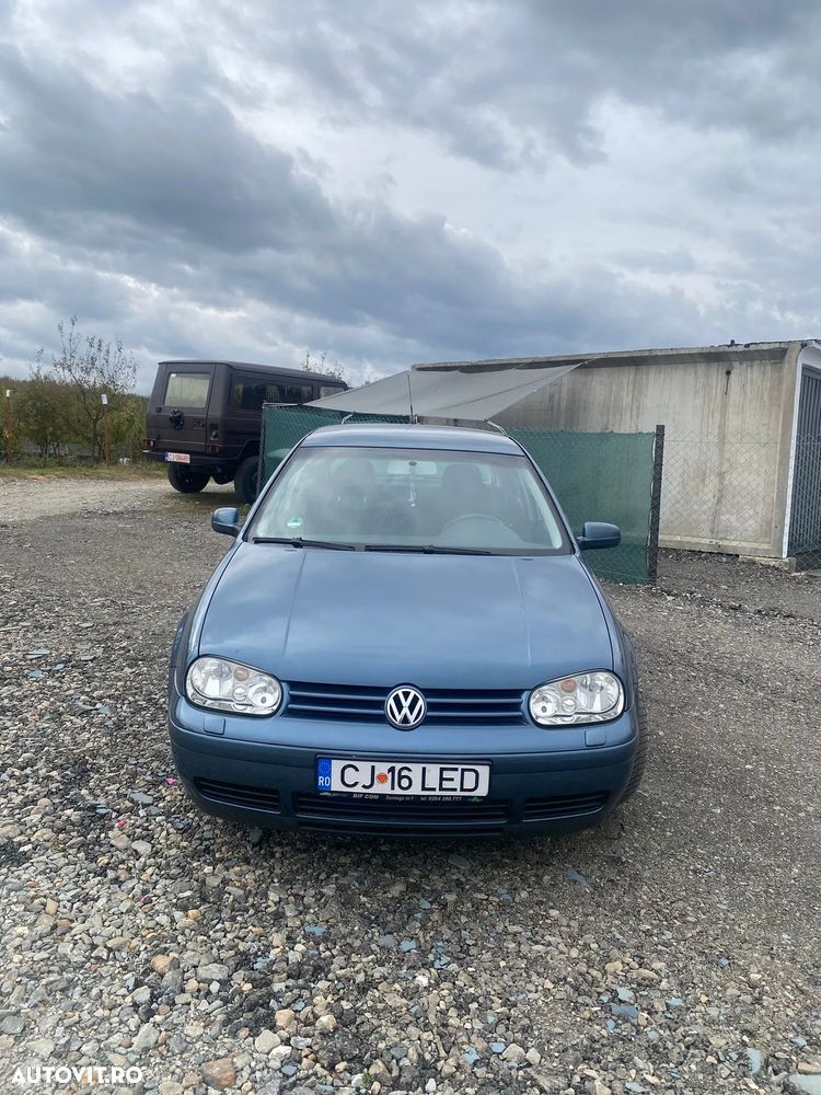 Volkswagen Golf - 2
